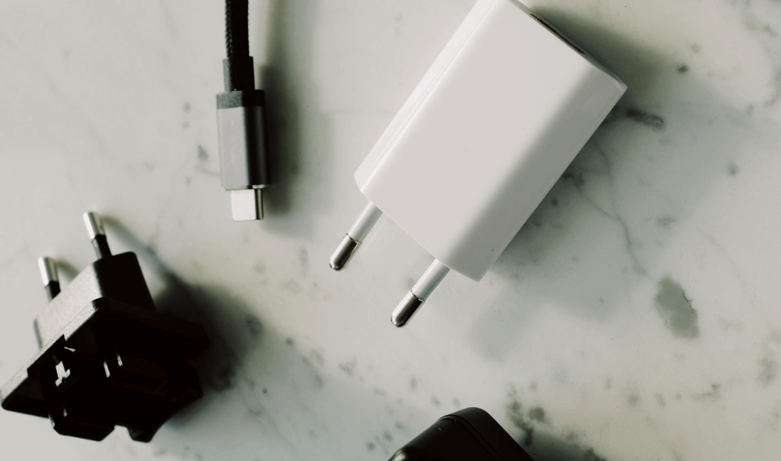 ¿Por qué algunos cargadores se calientan?